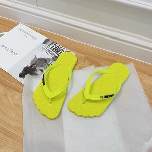 Vetements' Flip-Flops